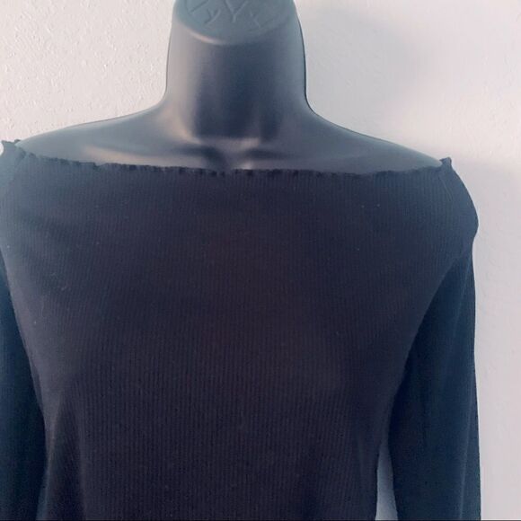 Boohoo Black Ribbed Off Shoulder Crop Top Size 10 - Picture 4 of 8